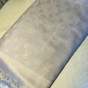 [COPY - used] Louis Vuitton Gray Scarf (large size)